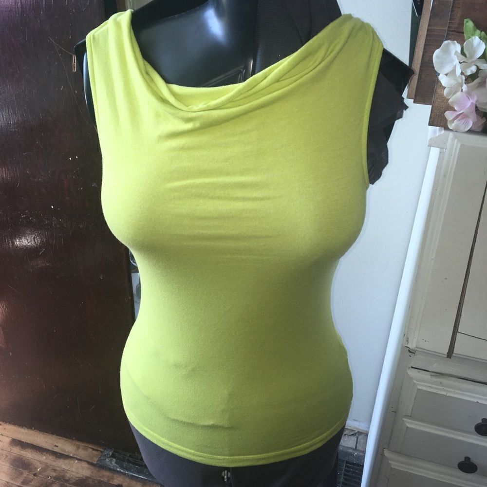 Title Nine XS lemon drape neck sleeveless top